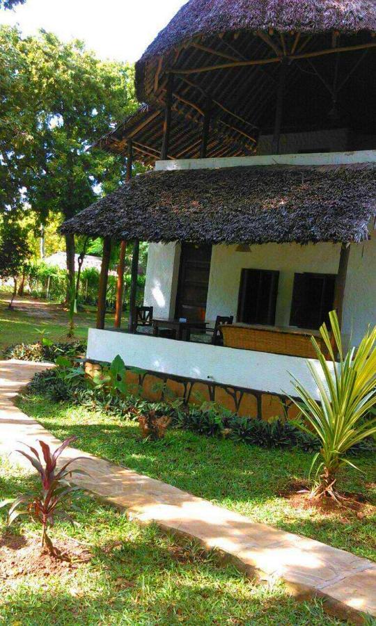 Diani Banda Cottages Playa de Diani Exterior foto