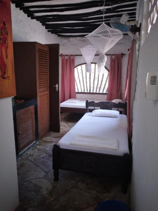 Diani Banda Cottages Playa de Diani Exterior foto
