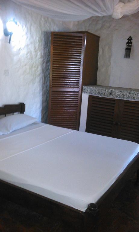 Diani Banda Cottages Playa de Diani Exterior foto